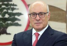 هل يتقاضى كميل ابو سليمان أتعابه بالدولار نقداً لقاء دفاعه عن المصارف؟