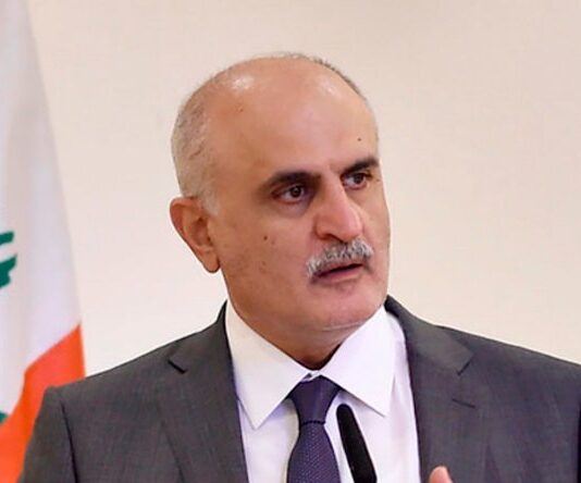 مواطن من حركة أمل يوبّخ علي حسن خليل