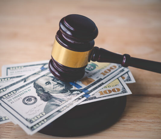 حالُ القضاء كحالِ الدّولار